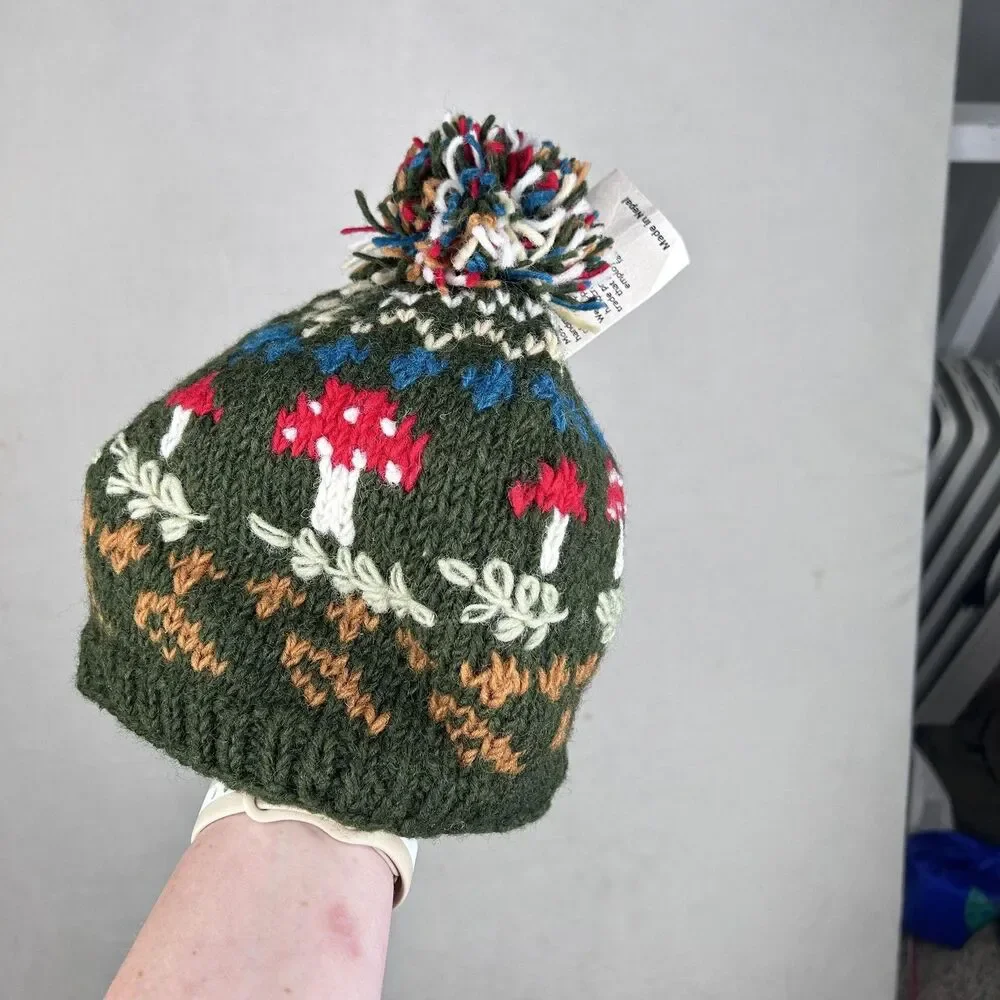 Karma Nepal Crafts Hat Beanie Fitted Womens One Size Green Knit Mushroom Pom